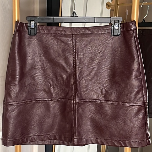 Faux Leather Maroon Mini Skirt - Picture 2 of 4
